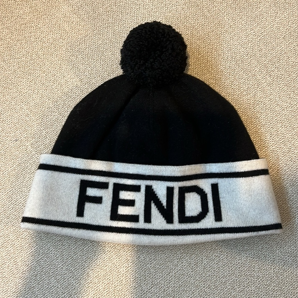 FENDI Junior Hat  (Ages 6-9) - Picture 4 of 5